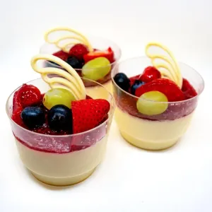 Panna cotta - tradiční čerstvý mini zákusek, cukrárna Ostrava a Karviná